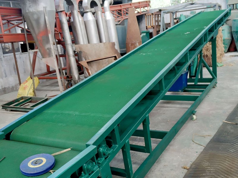 爬坡輸送機(jī)定制