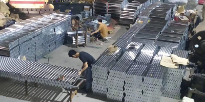 金泰伸縮皮帶機較其他輸送設(shè)備不同的地方及其在各個行業(yè)的廣泛應(yīng)用