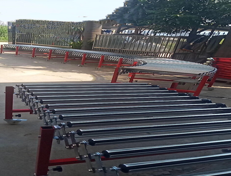 伸縮式物流輸送機